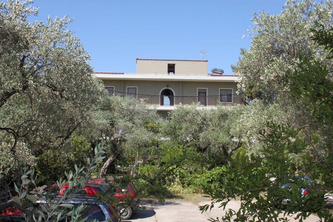 Aparthotel House Ekton à Pefkari Extérieur photo